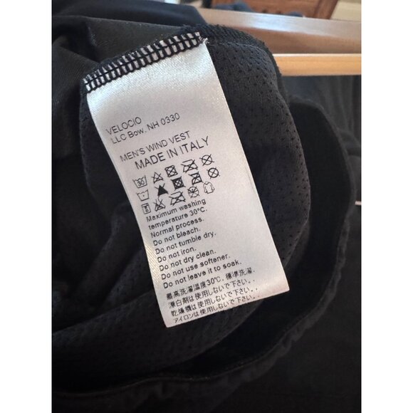 Velocio Wind Vest Men's Medium Full Zip Cycling Vest Black NWT Fount Guide NWT - Picture 6 of 7